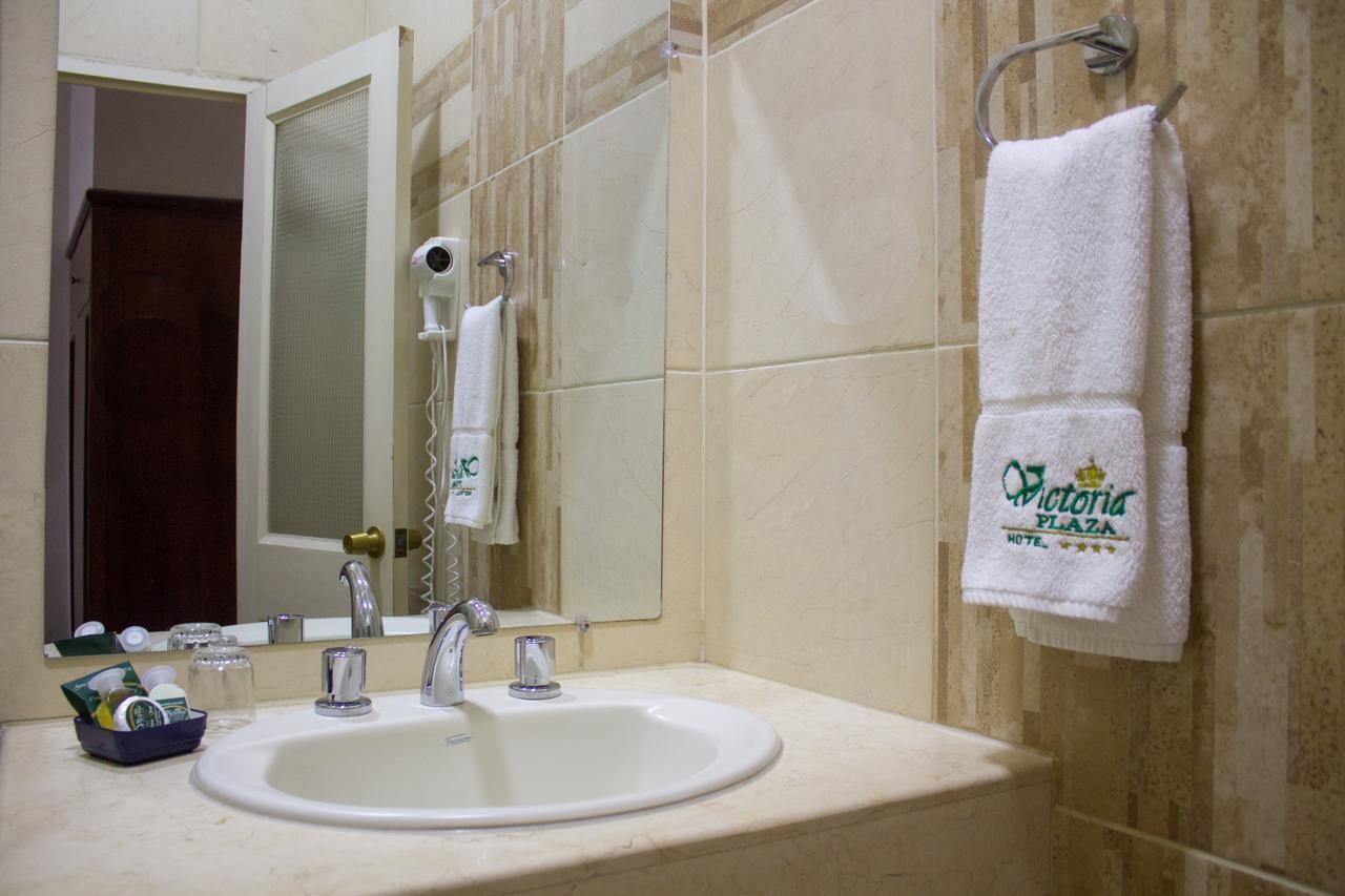 Hotel Victoria Plaza Таріха Екстер'єр фото